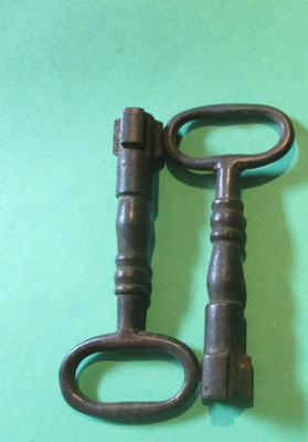 LOT OF 2 Whatsit Antique Brass 4 Prong Hollow SKELETON Key ODD LOOKING