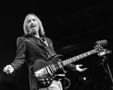 Tom Petty Smiles On Stage 4x6 Picture Celebrity Print