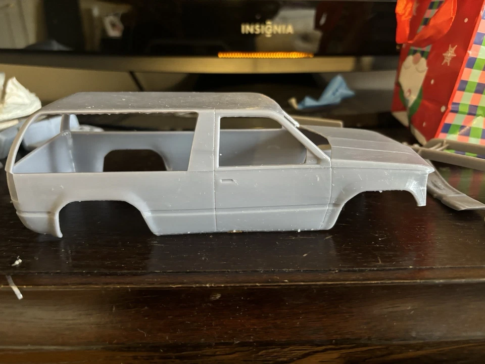 2 Door Tahoe Kit (1/24) - Image 2 of 4