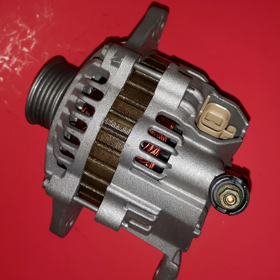 Subaru Outback 2000 2001 2002 2003 2004 motor H4/2,5 L alternador 90 amperios  Foto 4 de 4