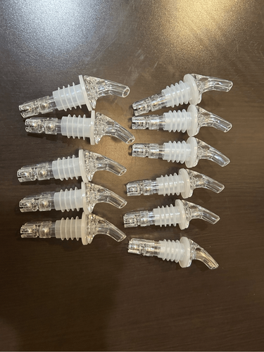 NEW 10 1 oz Clear (PP-14C) Measured Liquor Pourer Pour Spout No Leak - Picture 4 of 6