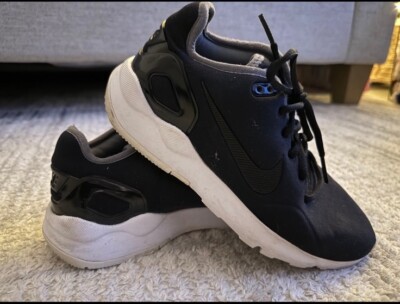 Women s Nike LD Runner LW Trainers in Black, Size 7