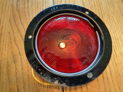 NOS 411R Flush Mount Turn Signal Peterson Manufacturing - Picture 6 of 8