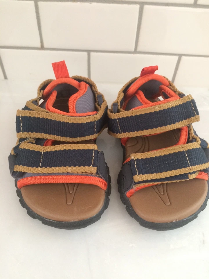 Lote de sandalias de agua Baby Gap Boys Foto 3 de 4