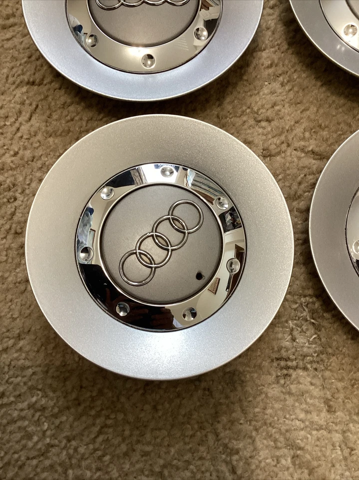 Tapa central gris plata Audi A4 2002-2005 se adapta a rueda de 16" de 5 radios ADB0061021 Foto 4 de 4