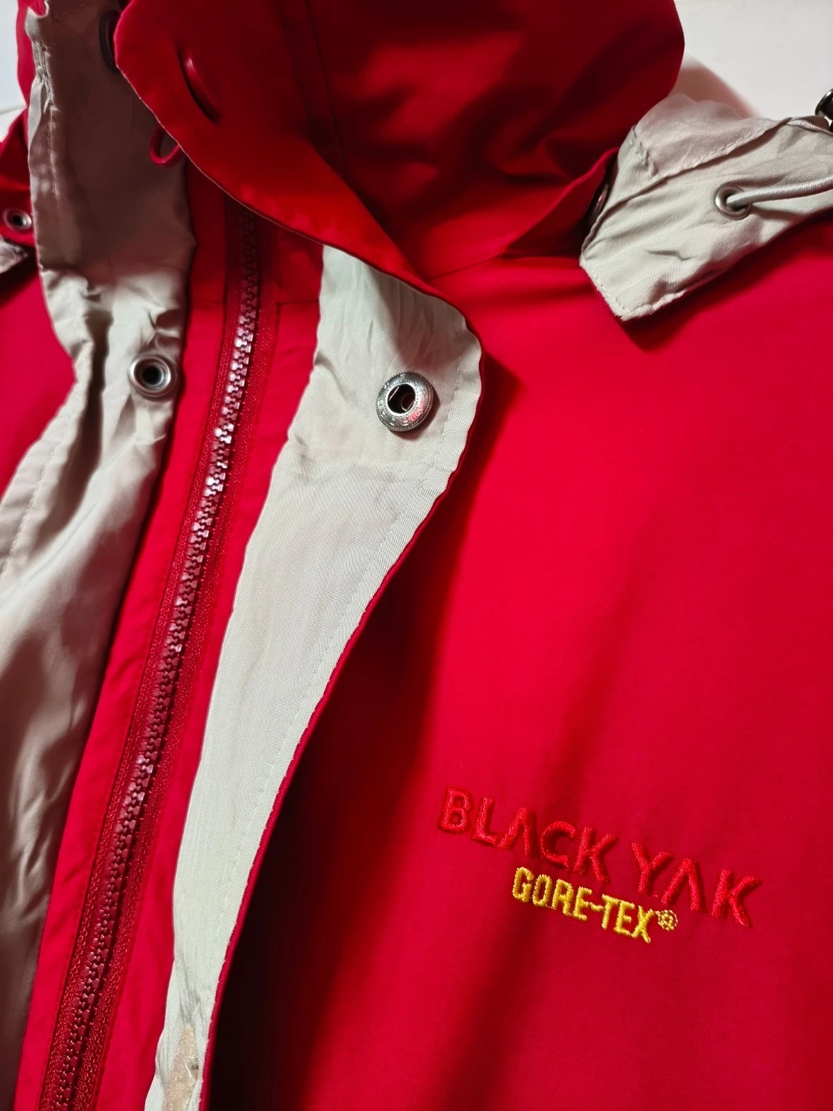 BLACK YAK Gore-Tex 2-Ply Waterproof Hooded Jacket Men's L/XL Red Gorpcore Shell image 2