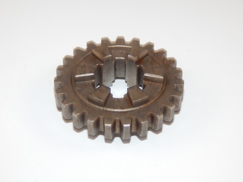 70's CZ 125 YELLOW TANK 1974 125 RADIAL MOTOR 3rd GEAR 23T 984-22-025 84025 - Picture 2 of 6