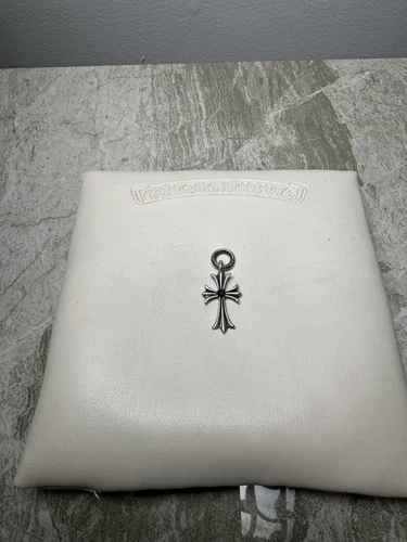 CHROME HEARTS Ciondolo croce zaffiro cuori cromati