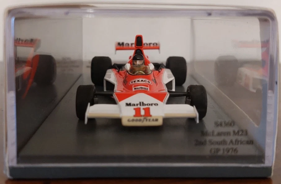 Spark 1:43 Mclaren M23 n°11 2nd South African GP 1976 James Hunt Marlboro S4360 - Immagine 3 di 4