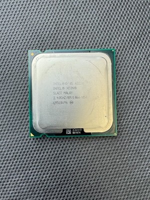 Intel Xeon X3220 2,40 GHz QuadCore Sockel LGA775 SLACT