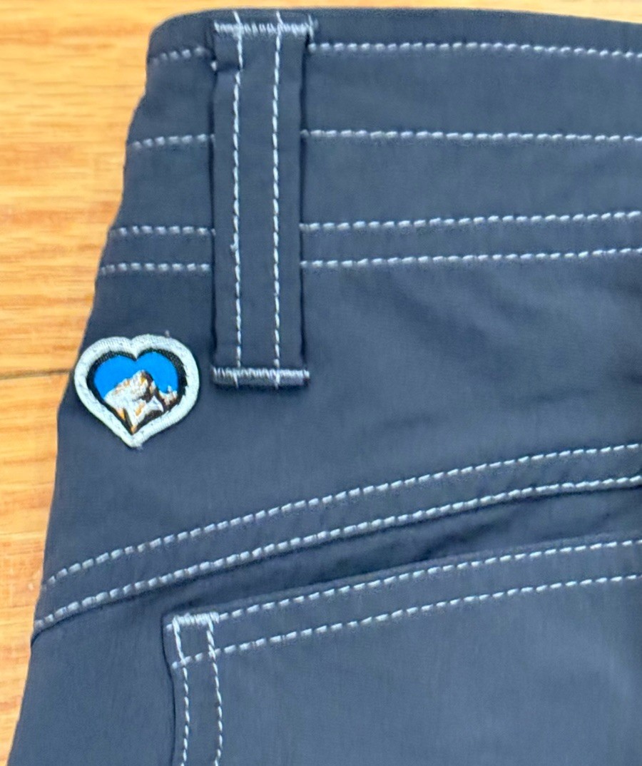 Kuhl Shorts Womens Sz 4 Gray Chino 9” Inseam Outdoor Hike Climb Mountain Culture