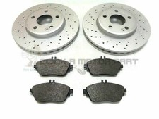 2 discos y pastillas de freno delanteros perforados para Mercedes CLA220 13-18 (comprueba tamaño 320 mm)