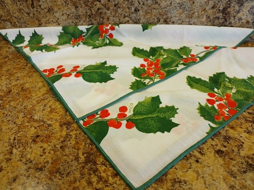 2 Vera Neumann Napkins Wht w/Red Holly Berries-Green Leaves 16"x16" Cot or Blend - Bild 2 von 15