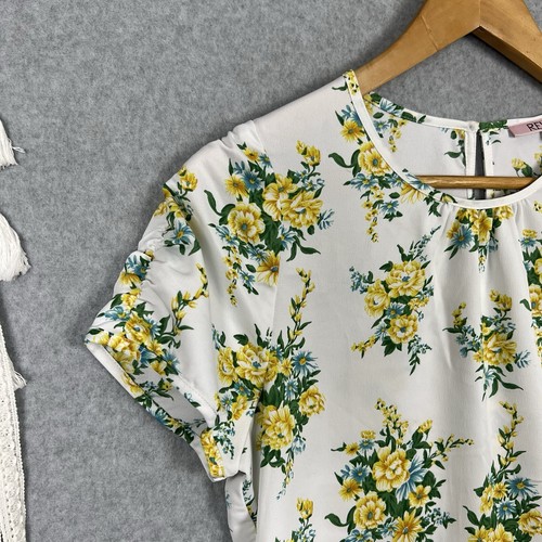 Review Floral Top Womens 10 S White Yellow Flowers Short Sleeve Lightweight - Picture 3 of 10