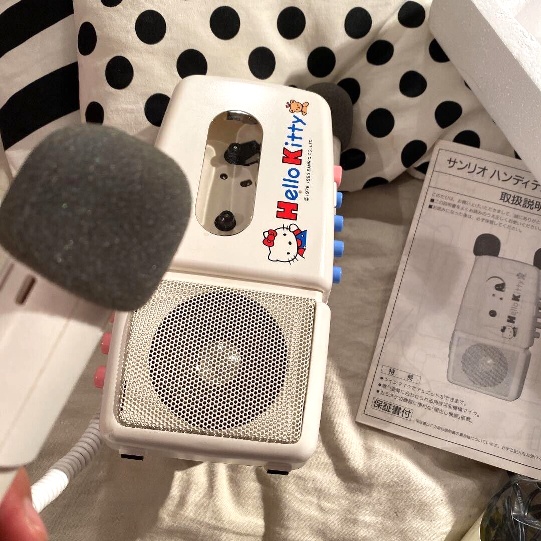 2215 ハローキティ　缶型スピーカー &ハンデデュエットカラオケ Hello Kitty デュエット・カラオケ 2215 ハローキティ缶型スピーカー