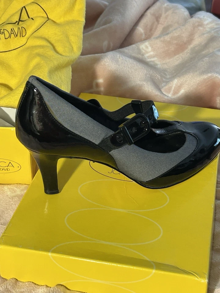 Usado Circa Joan & David TStrap Negro Patente/Material Gris Mujer Talla 6.5M Foto 3 de 4