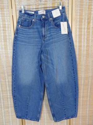 NWT Women's Universal Thread Size 2 High-Rise Easy Barrel Leg Slim Hip Jeans