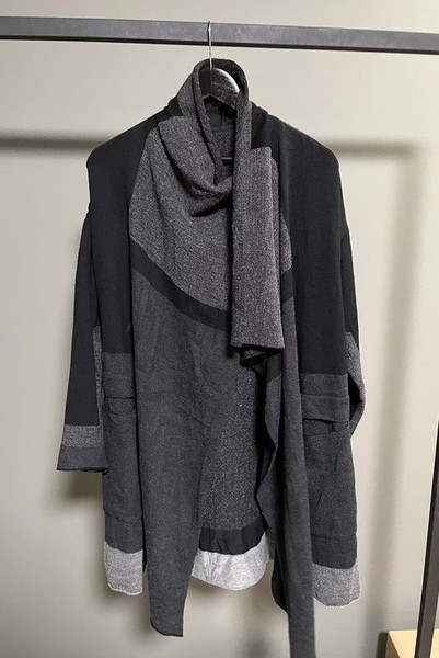 Women Issey Miyake Poncho Grey 40 / L / 48