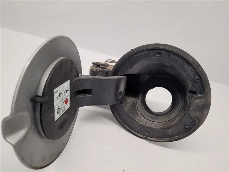 Ford Fusion 2007-2017 puerta de llenado de combustible plateada Foto 4 de 4