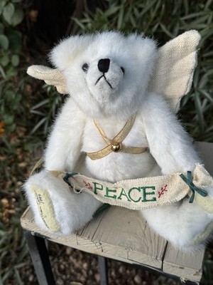 1995 Green Mountain Holiday Signature Bear Mary Meyer Artist