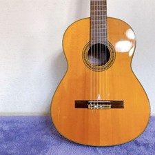 Guitarra acústica clásica Yamaha CG131S probada y funcionando