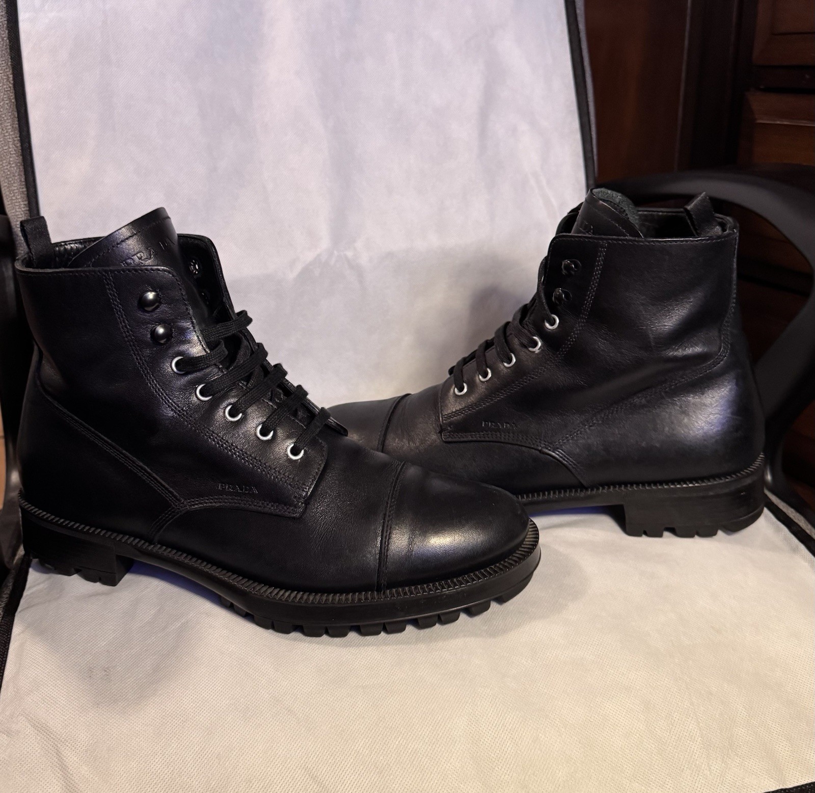 SAOLA Stivali da combattimento Prada in pelle di vitello nera punta a cappuccio suola a strappo taglia 9 Eu 42 Made in Italy
