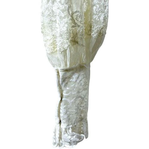 VINTAGE 1970s VICTORIAN-INSPIRED WEDDING GOWN WITH CHAPEL TRAIN - SIZE XS - Picture 9 of 18