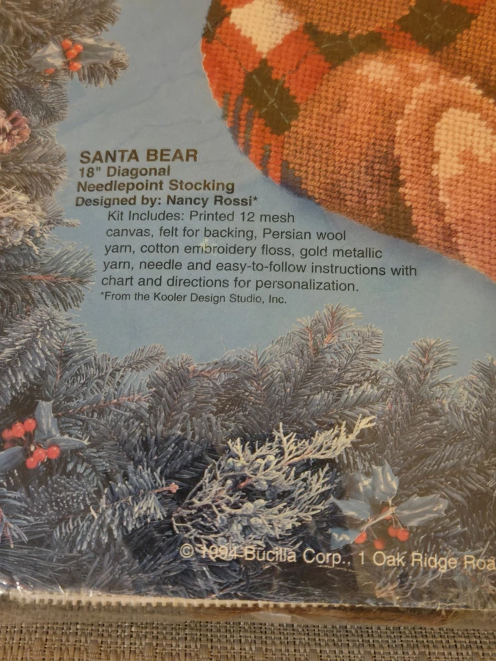 Kit de meia de Natal Bucilla SANTA BEAR Needlepoint 60722 NOVO aberto lacrado 94 - Imagem 2 de 4