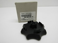 NEU+ORIG. Porsche 955 957 Cayenne Griff für Befestigungselement Notrad