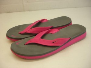 nike celso flip flops pink