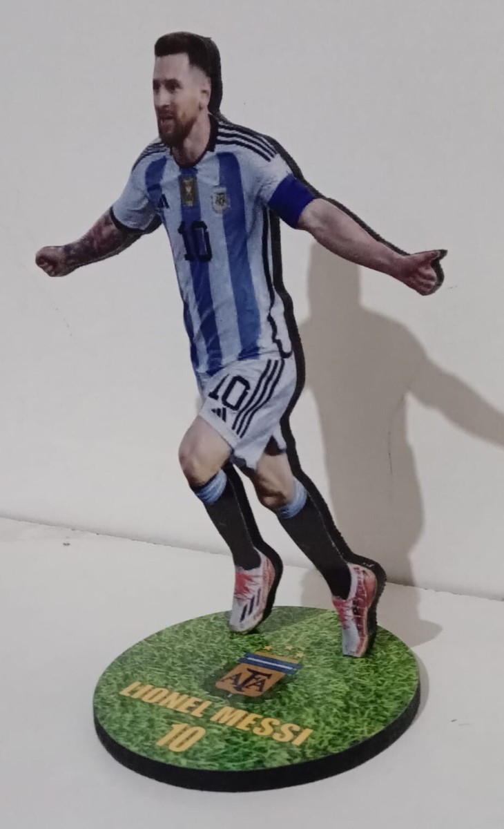 LIONEL MESSI - FIFA WORLD CUP QATAR 2022 - WOOD FIGURE 20 cm