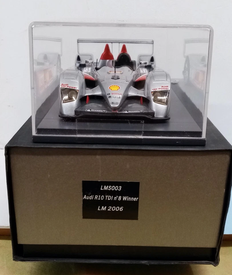 SPARK MODEL 1/24 AUDI R10 TDI N° 8  1° WINNER LM 2006 LMS003 - Immagine 2 di 2