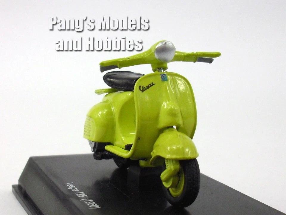 Литая металлическая модель скутера Vespa 125 1960 масштаб 1/32 от NewRay - Изображение 3 из 4