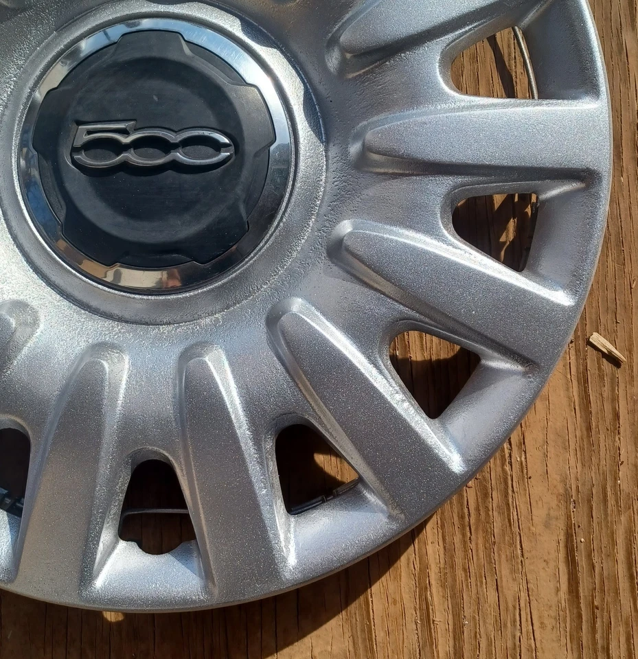 Fiat 500  hubcap 2014-2017, fits 16" wheels, p/n 735524425 repainted - Image 4 of 4