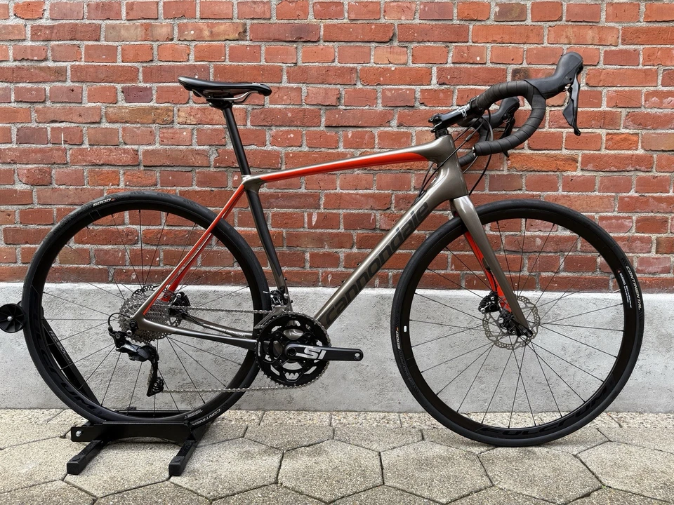 Cannondale Synapse Disc Full Carbon/Size 54/Shimano 105/Fulcrum/Good Condition!