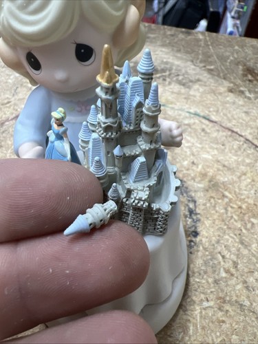 Disney Precious Moments Aschenputtel & Schloss "A World of My Own" Figur - Bild 9 von 9