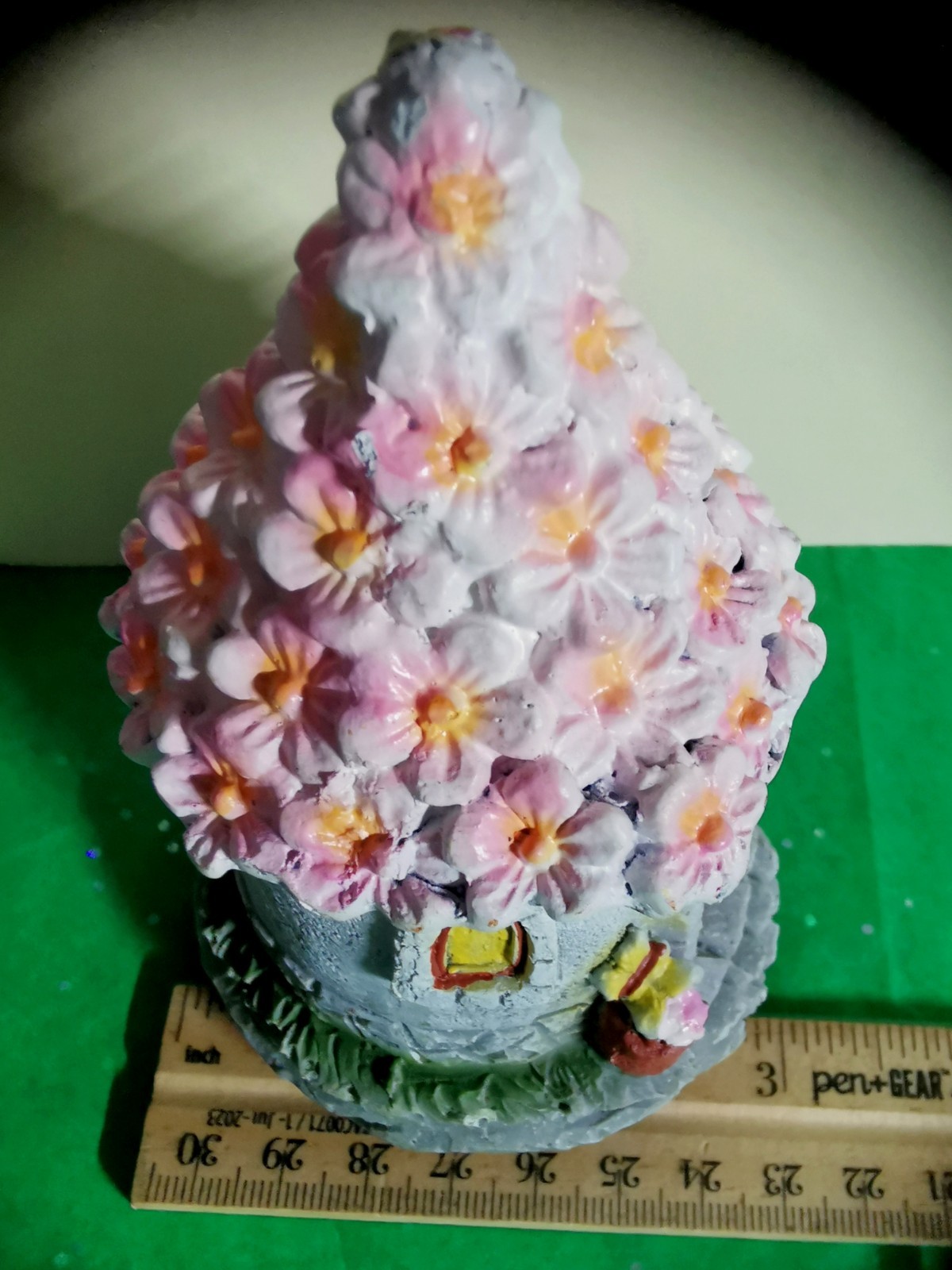 Fairy Garden Stone & Pink Flowers House Resin Figurine 4.5" w/ 2 Accessories 