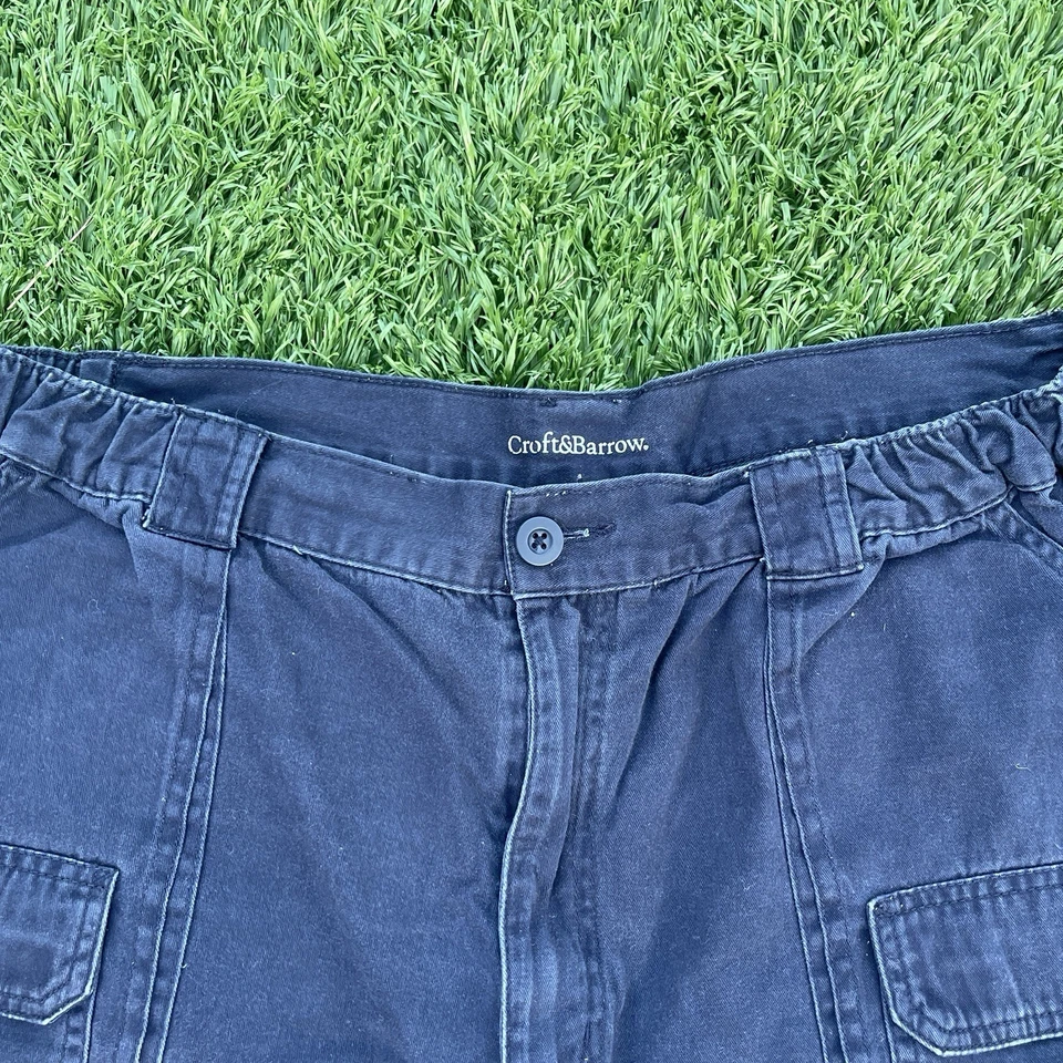 Croft & Barrow Men's Size 40 Navy Blue Cotton Cargo Shorts Elastic Waist - Image 2 of 4