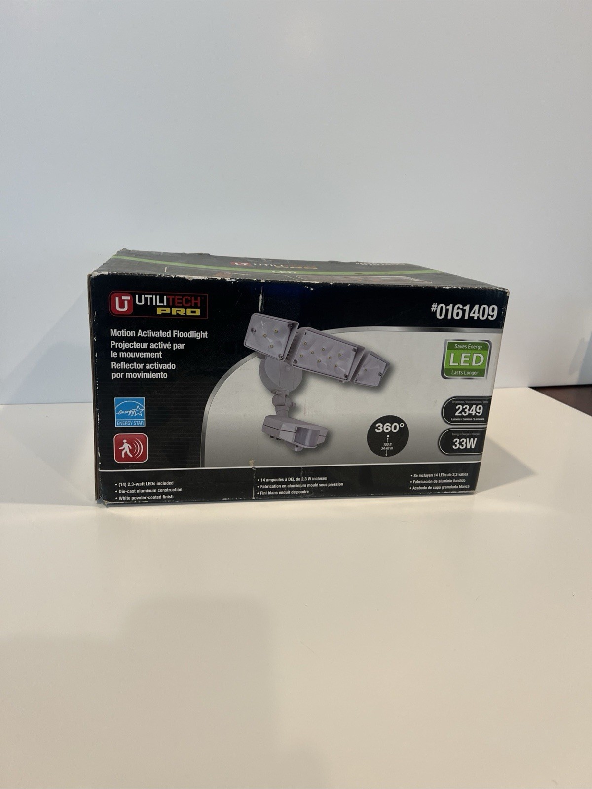 Utilitech Pro Motion Activated LED Flood Light 33W 2349lm White Outdoor