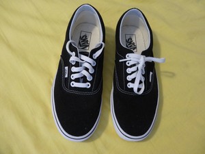 vans authentic black size 9