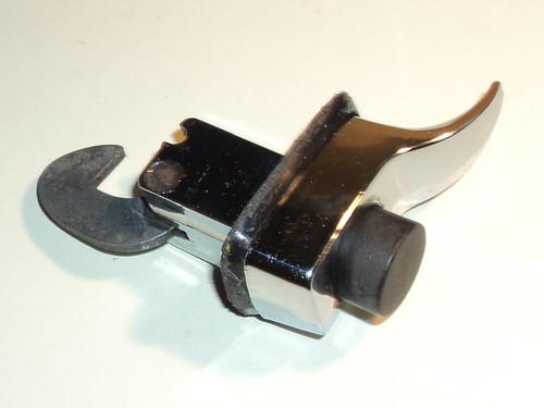 VW Käfer beetle bug orig. Öffner Heckklappenschloss 113827503 G/H handle cowling