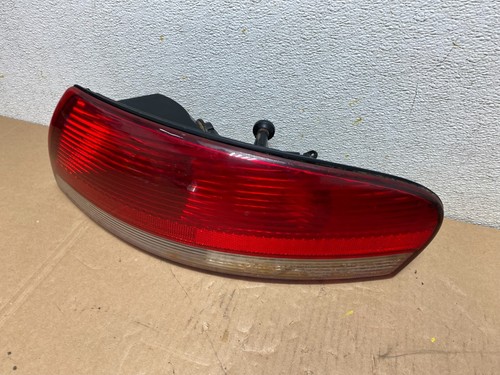 Luz trasera lateral del pasajero derecho convertible Chrysler Sebring 2001-2006 OEM N1139 - Imagen 2 de 11