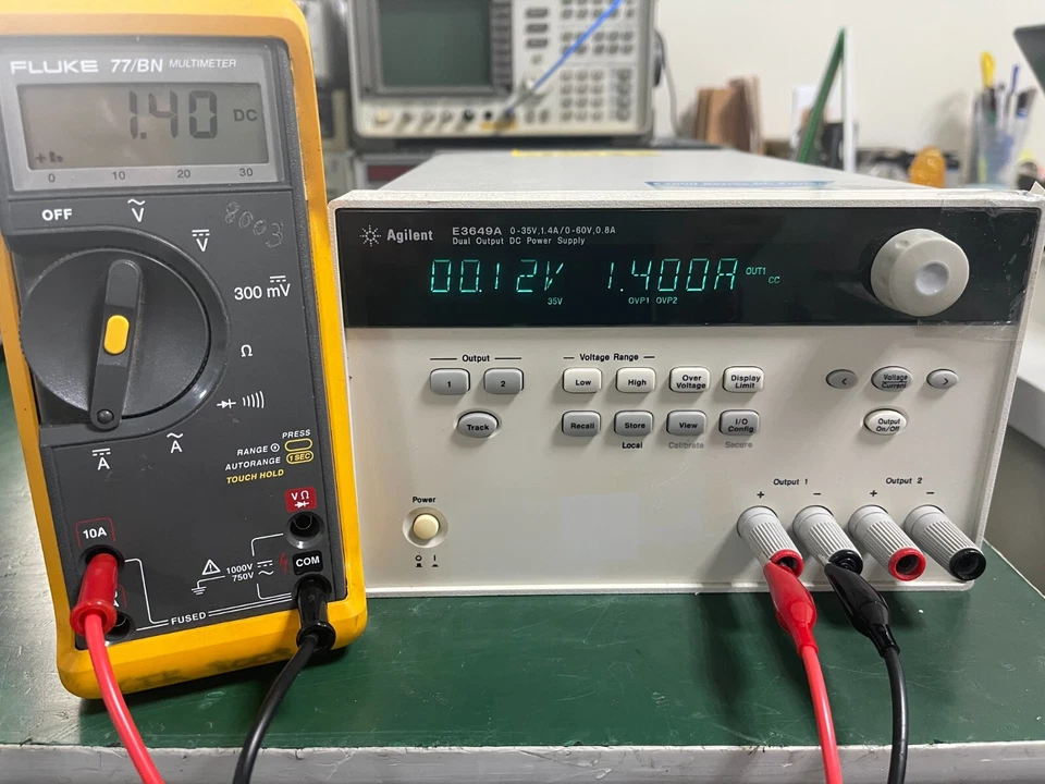 Agilent E3649A Dual Output Power Supply 0-35V 1.4A ,0-60V 0.8A_33-26-45-35-11-19 - Image 3 of 4