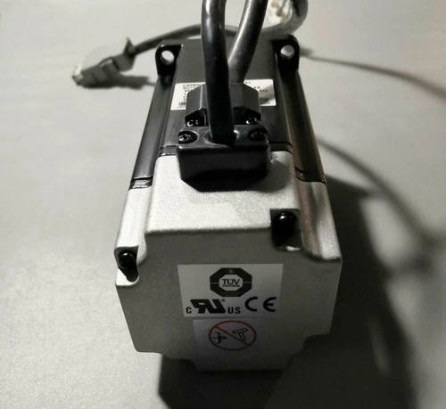 Omron R7M-A40030-S1 Servo Motor New One R7MA40030S1 Expedited Shipping - Picture 3 of 4