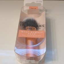 Real Techniques RT-200 Mini Expert Face Foundation Brush Vegan Orange Black