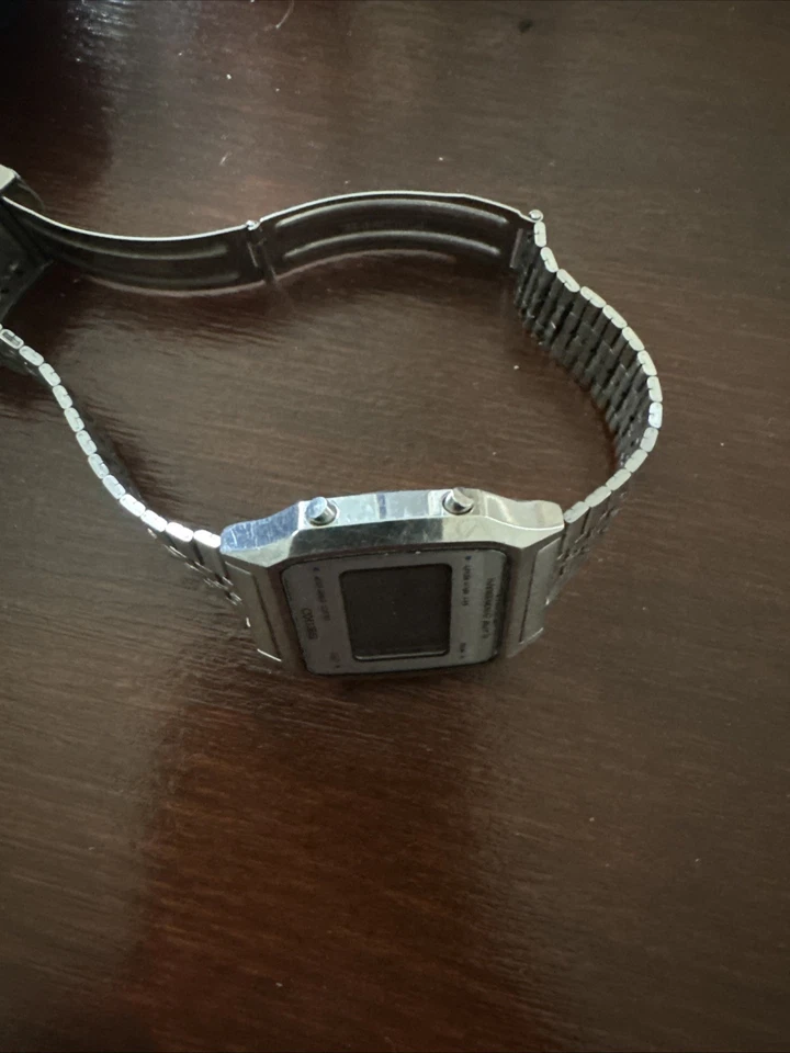 Reloj digital de cuarzo vintage 1984 Seiko para hombre A914-5A09 alarma cronógrafo 7 1/2" Foto 3 de 4