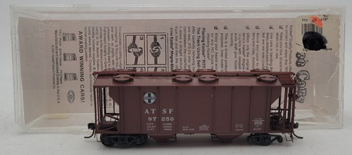 Tolva cubierta de 2 bahías Kadee 8613 HO Atchison, Topeka y Santa Fe PS-2 #87250/caja | Condition: Used