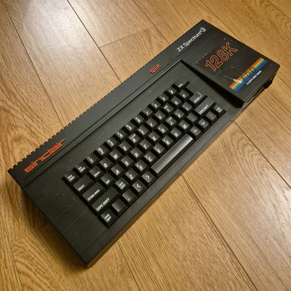Computadora Sinclair ZX Spectrum Plus +3 128K de colección TZX TAP Mp3 probada y funcionando - Imagen 2 de 4