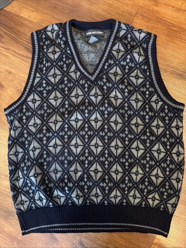 Van Heusen Men’s V-Neck Sweater Vest Pullover Medium Later Classic Grey Black