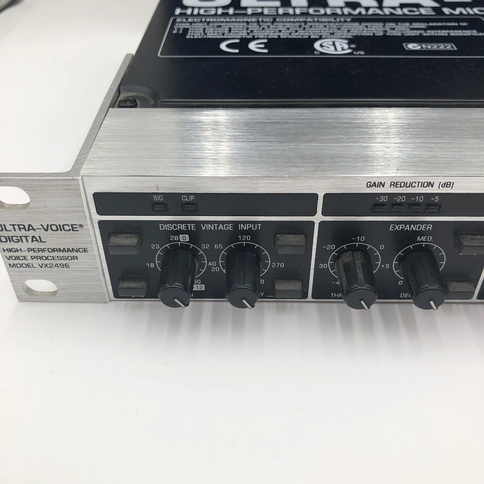 Preamplificador de micrófono digital Behringer Ultravoice VX2496 muy buen funcionamiento Foto 4 de 4